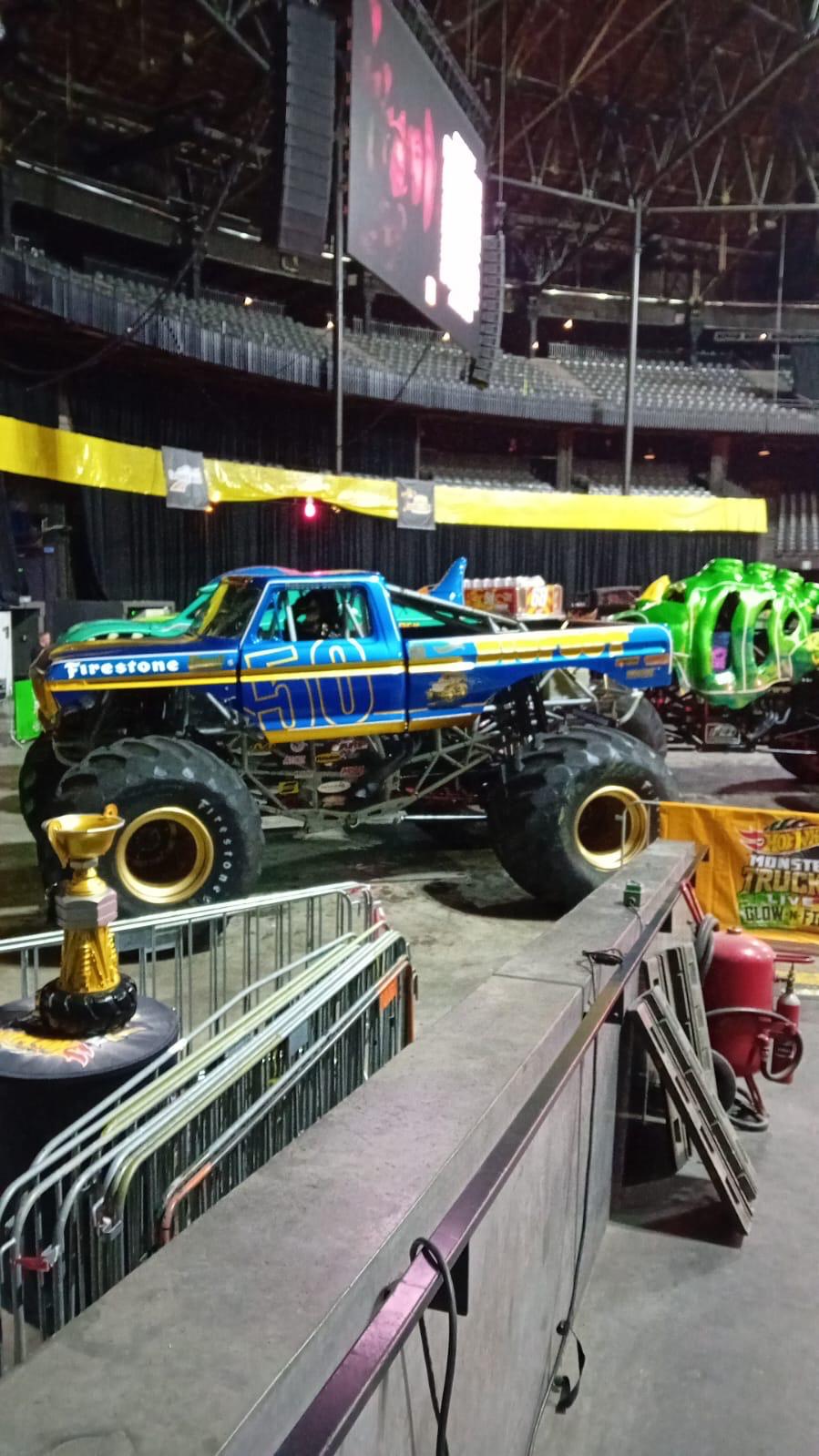 Opbouw van een indoor monstertruckshow